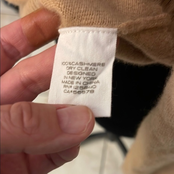 INTERMIX | Women’s Tan V-Neck Cropped Sweater Size Small - Picture 10 of 11